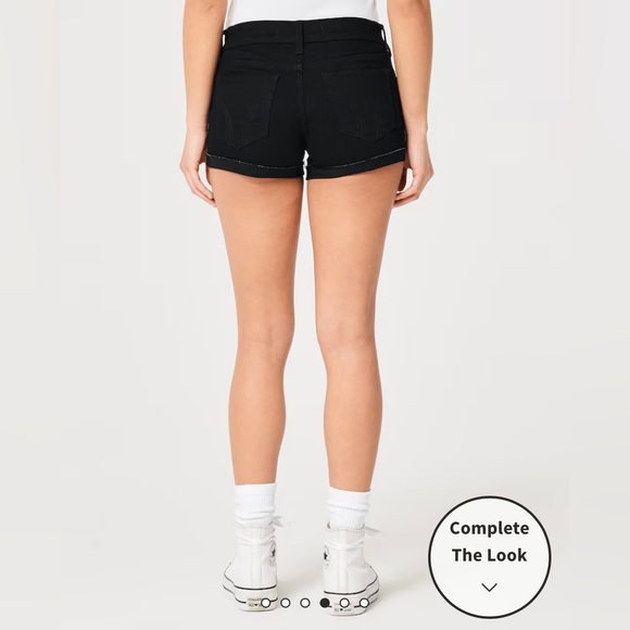 Low-Rise Black Denim Shorts 3" Hollister; Size 00 - Picture 3 of 5